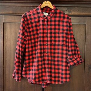 Universal Thread women’s button down shirt